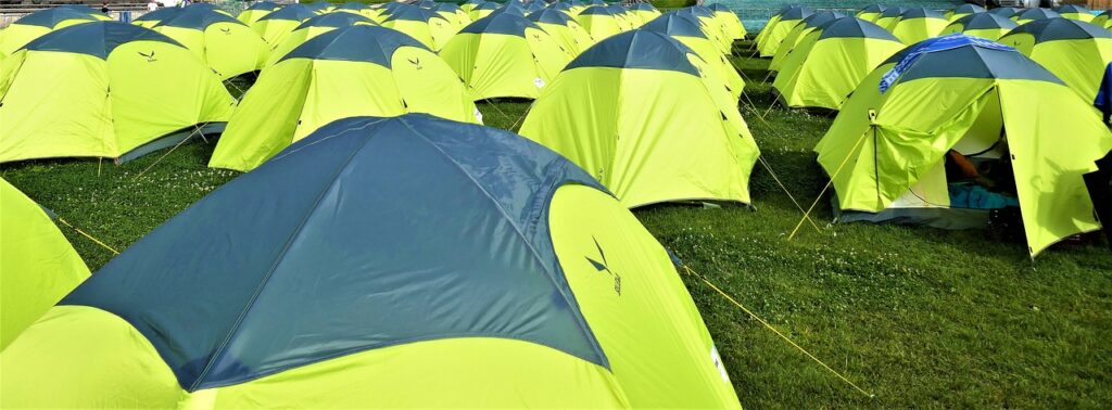 たくさんのテント